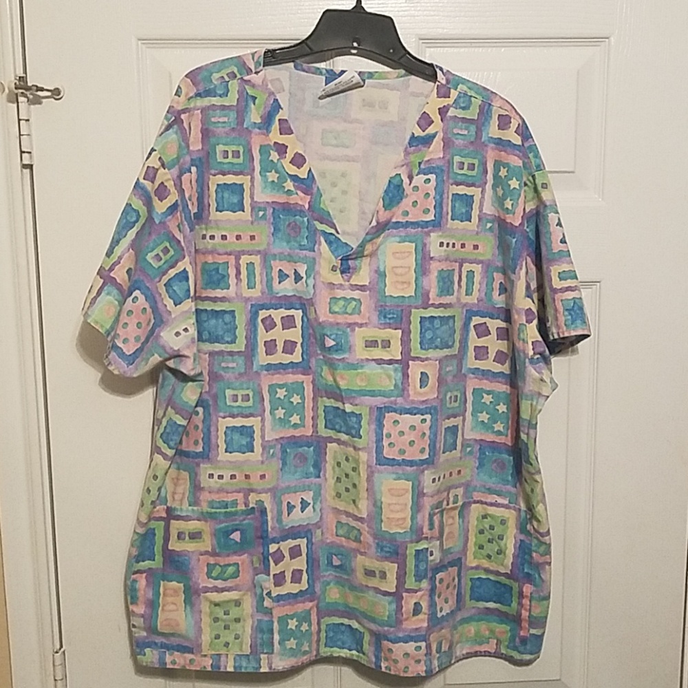 #0010 Crest 3XL Scrub Top